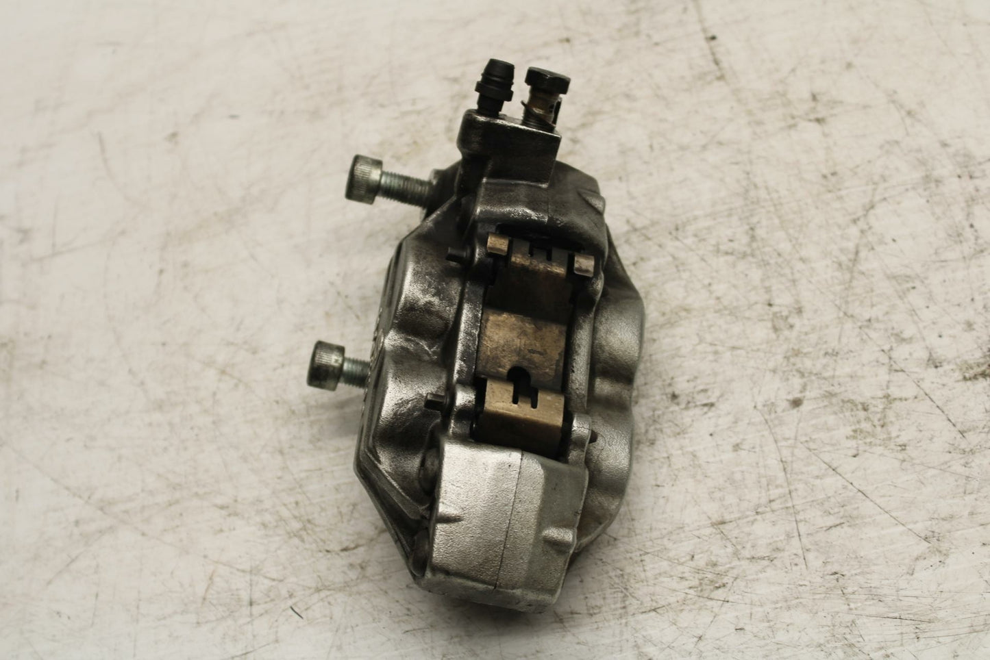 03-17 VICTORY VEGAS LEFT FRONT BRAKE CALIPER BB259