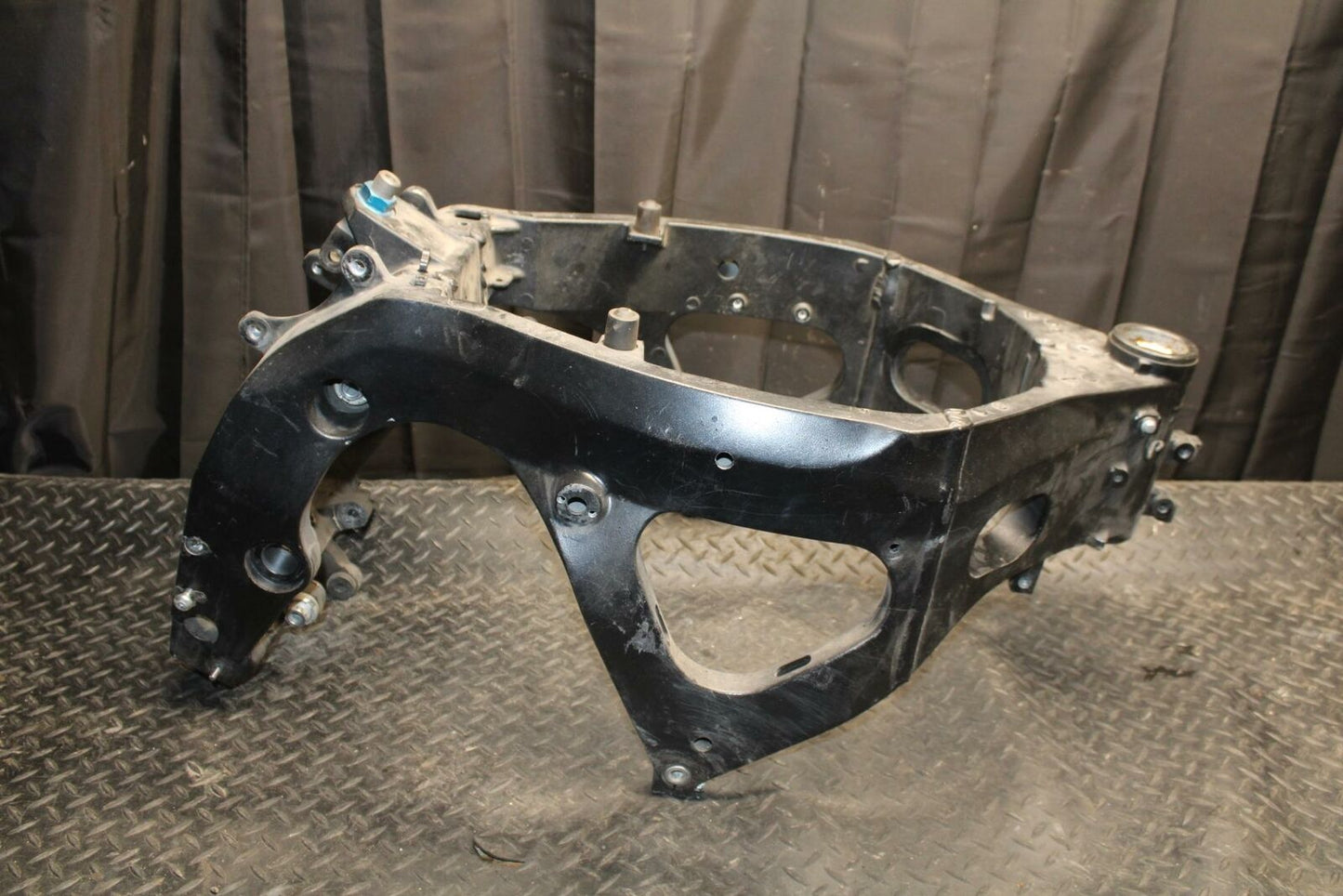 08-09 SUZUKI GSXR600 FRAME CHASSIS BB226