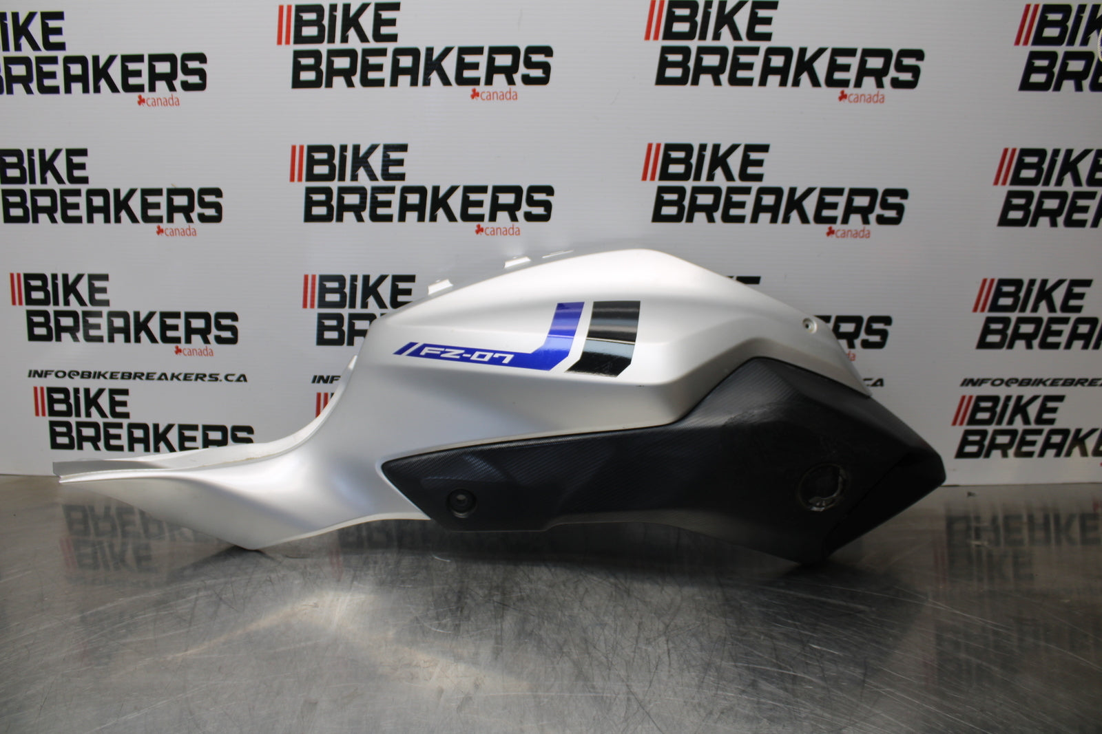 14-17 YAMAHA FZ07 RIGHT LOWER MID UPPER SIDE FAIRING COWL  BB162