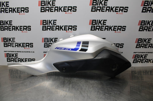 14-17 YAMAHA FZ07 RIGHT LOWER MID UPPER SIDE FAIRING COWL  BB162