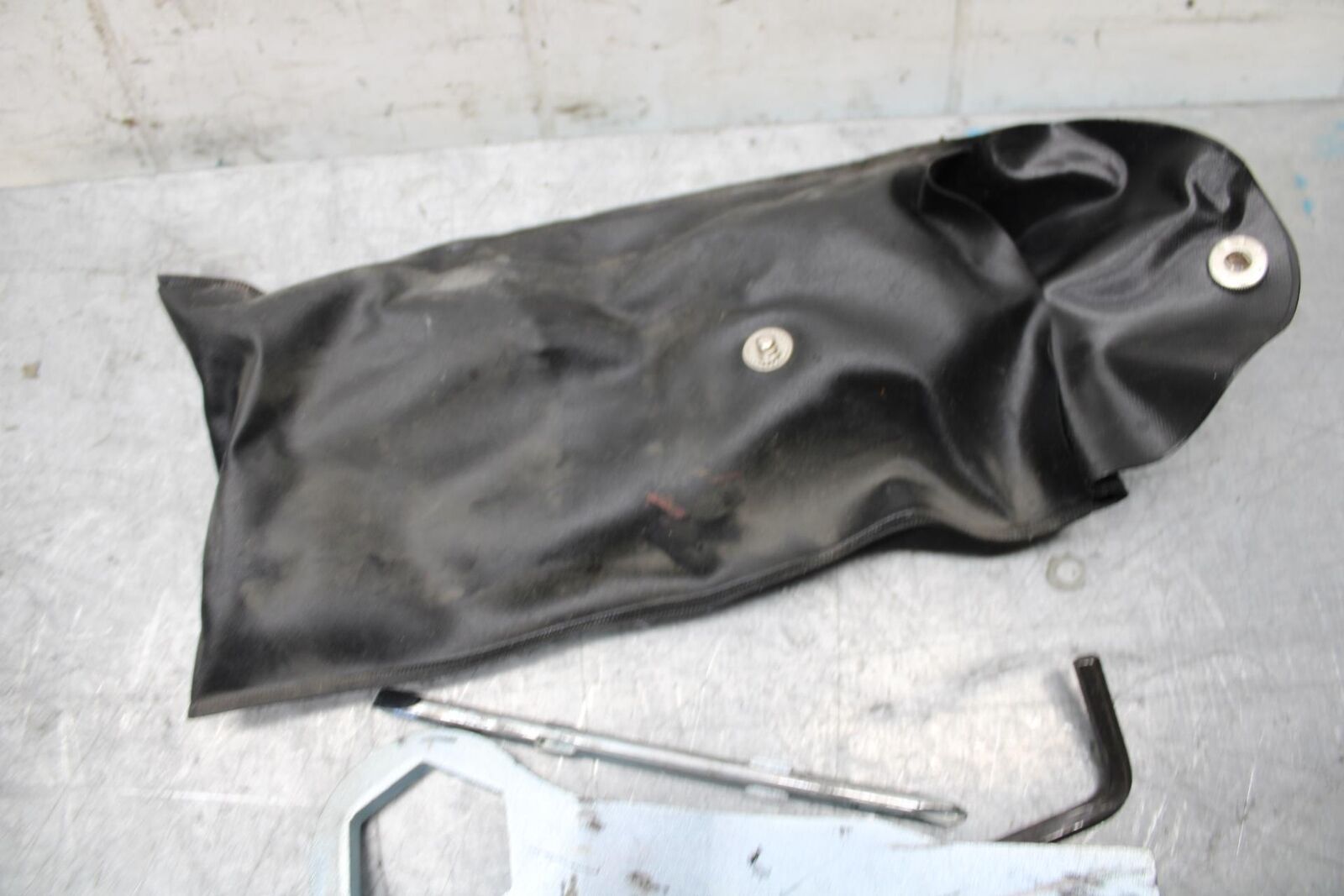 2009 Kawasaki Ninja ZX6R ZX600R STOCK TOOLS OEM TOOL BAG KIT SET 56007-0052 BB44