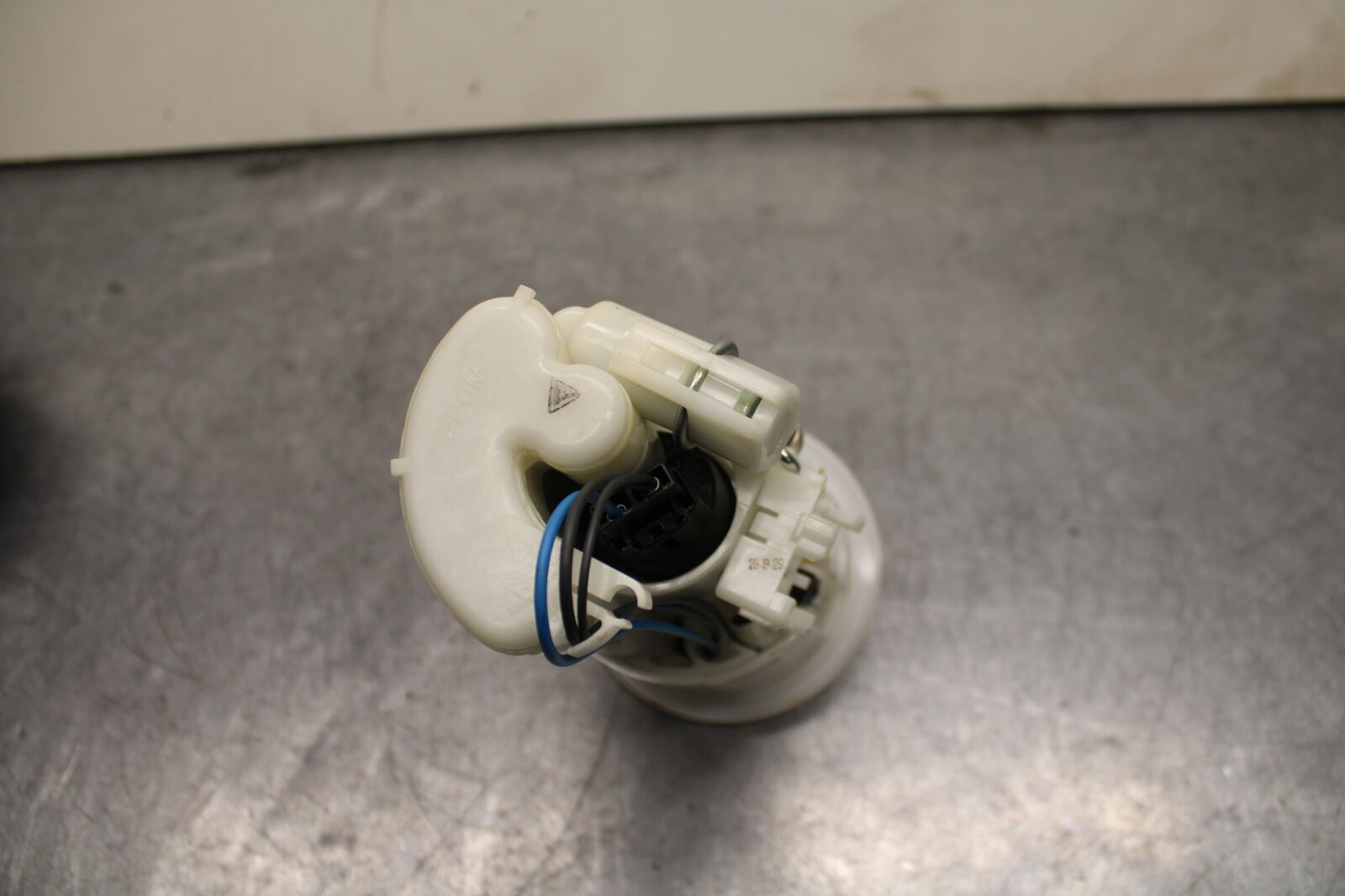 09-14 YAMAHA YZF R1 FUEL PUMP GAS PETROL SENDER UNIT 14B-13907-20-00 BB118