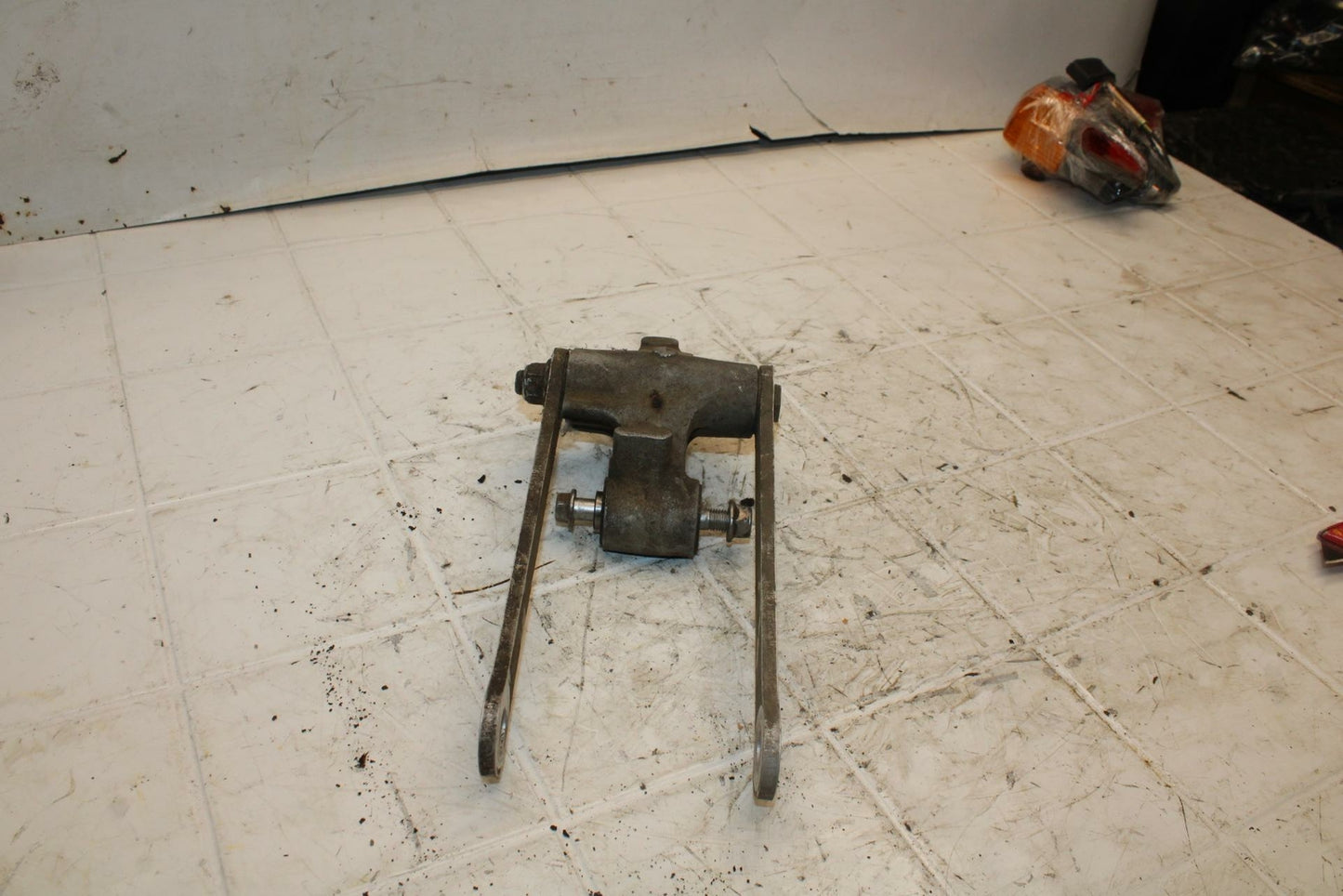 01 KAWASAKI NINJA ZX6R REAR DOGBONE SHOCK LINKAGE LINK BB25