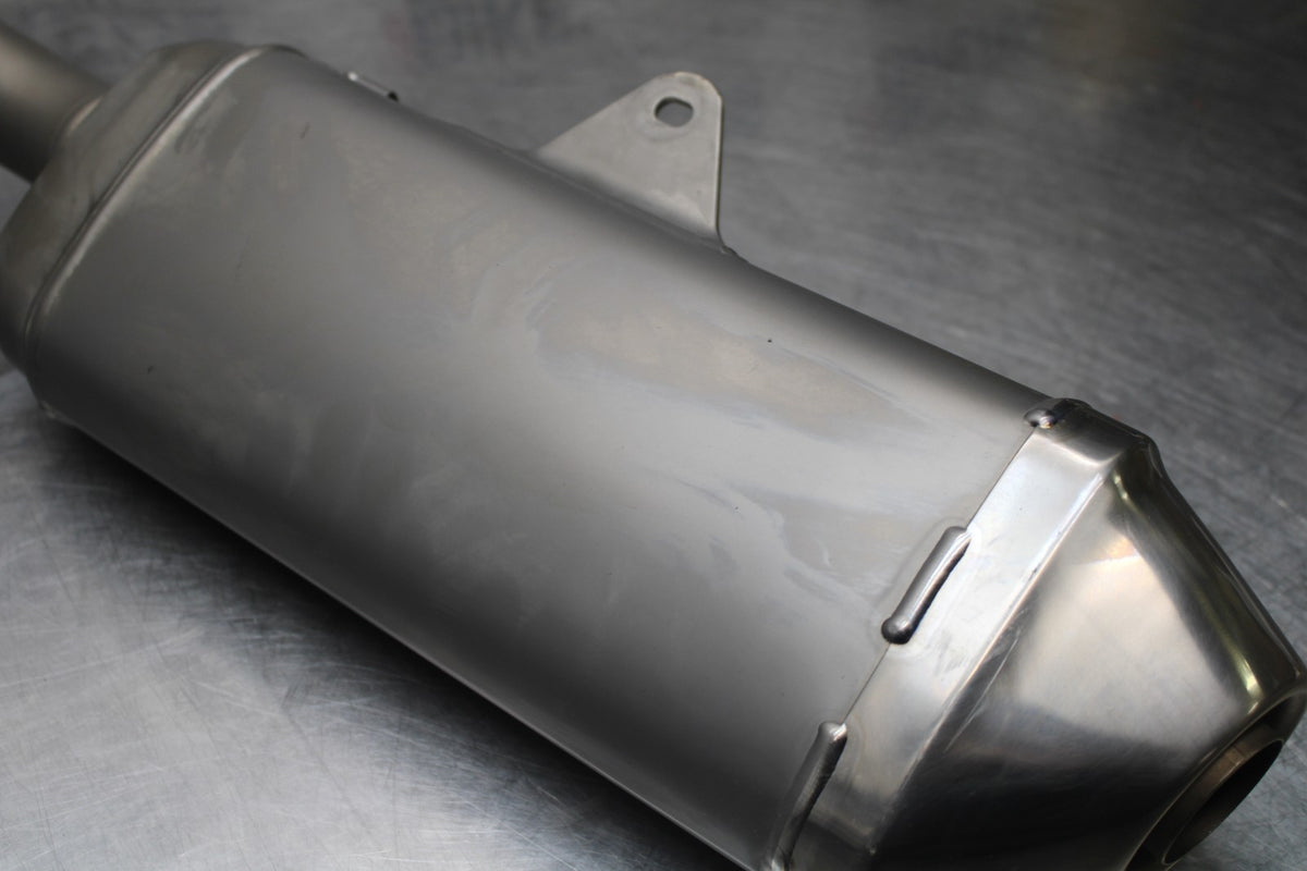 11-25 SUZUKI GSXR 600  EXHAUST PIPE MUFFLER SLIP ON CAN SILENCER BB830