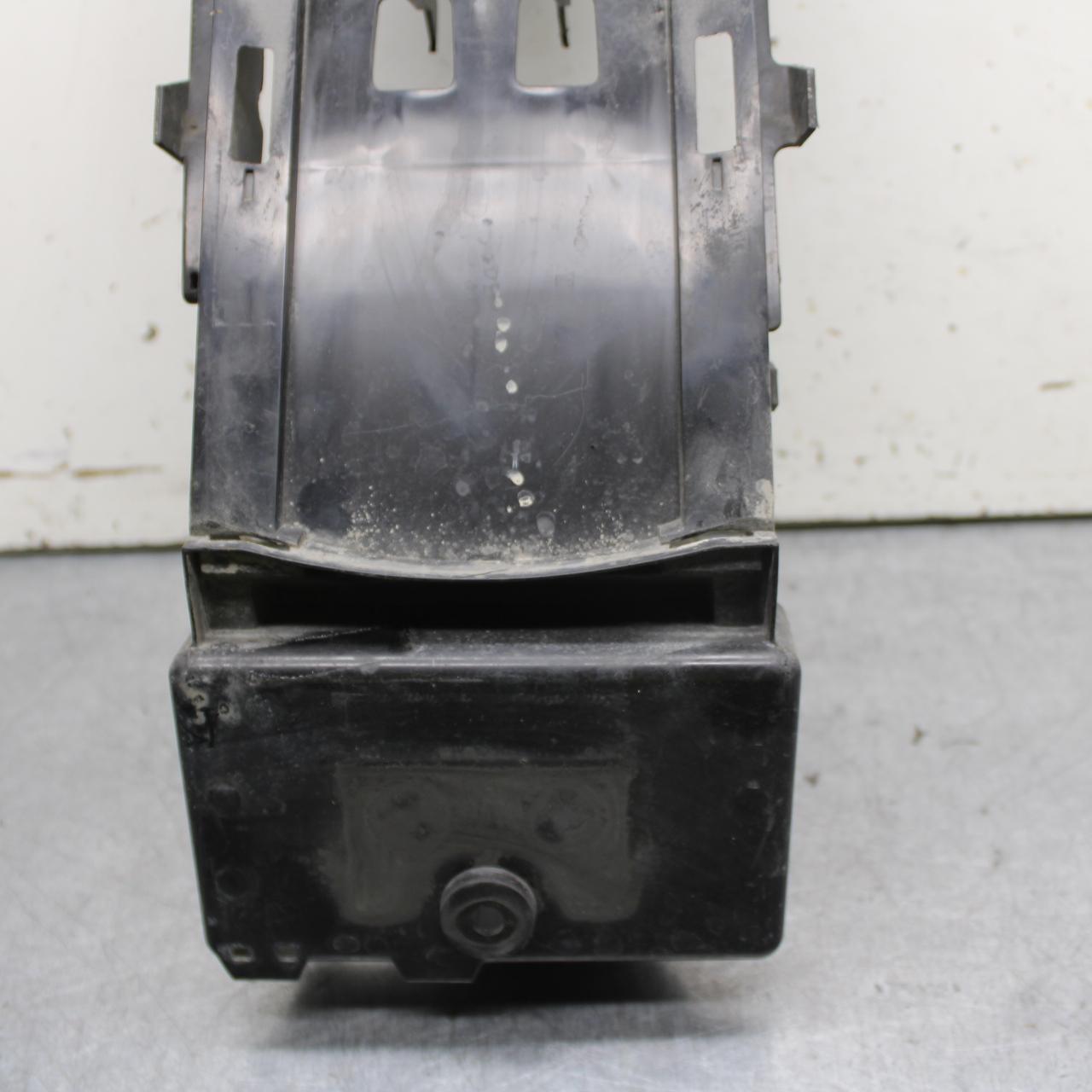 06-07 SUZUKI GSXR750 REAR BACK TAIL UNDERTAIL BATTERY TRAY PLASTIC BB645