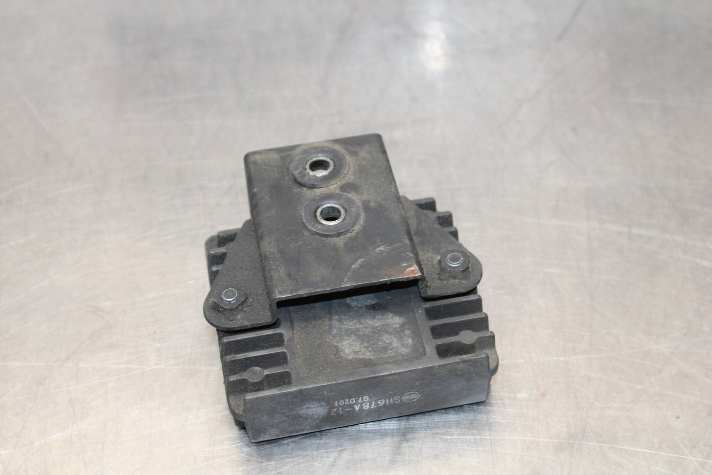 08 KAWASAKI VULCAN 900 RECTIFIER VOLTAGE REGULATOR & COVER BB184