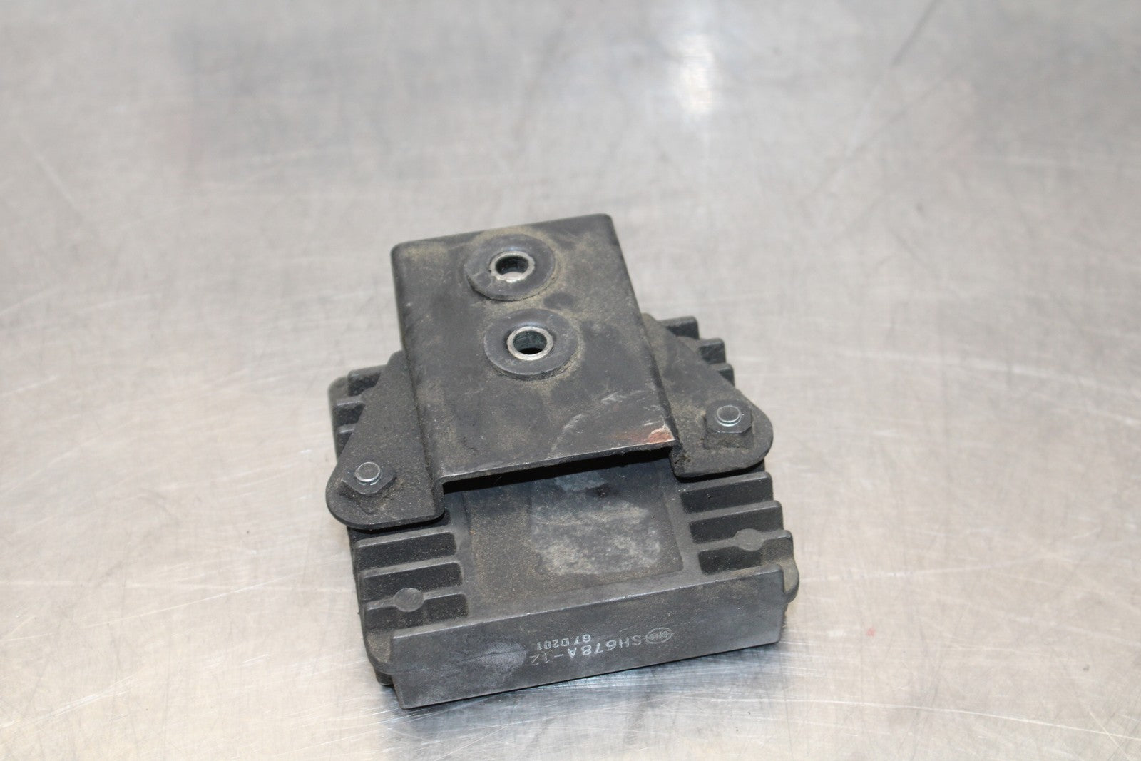 08 KAWASAKI VULCAN 900 RECTIFIER VOLTAGE REGULATOR & COVER BB184