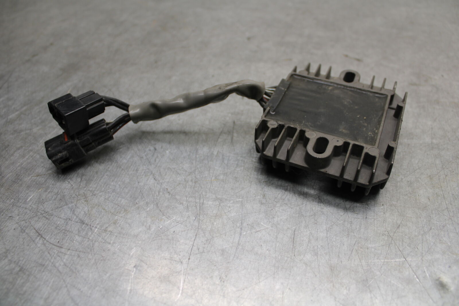 06-07 SUZUKI GSXR750 RECTIFIER VOLTAGE REGULATOR OEM 32800-21H00 BB670