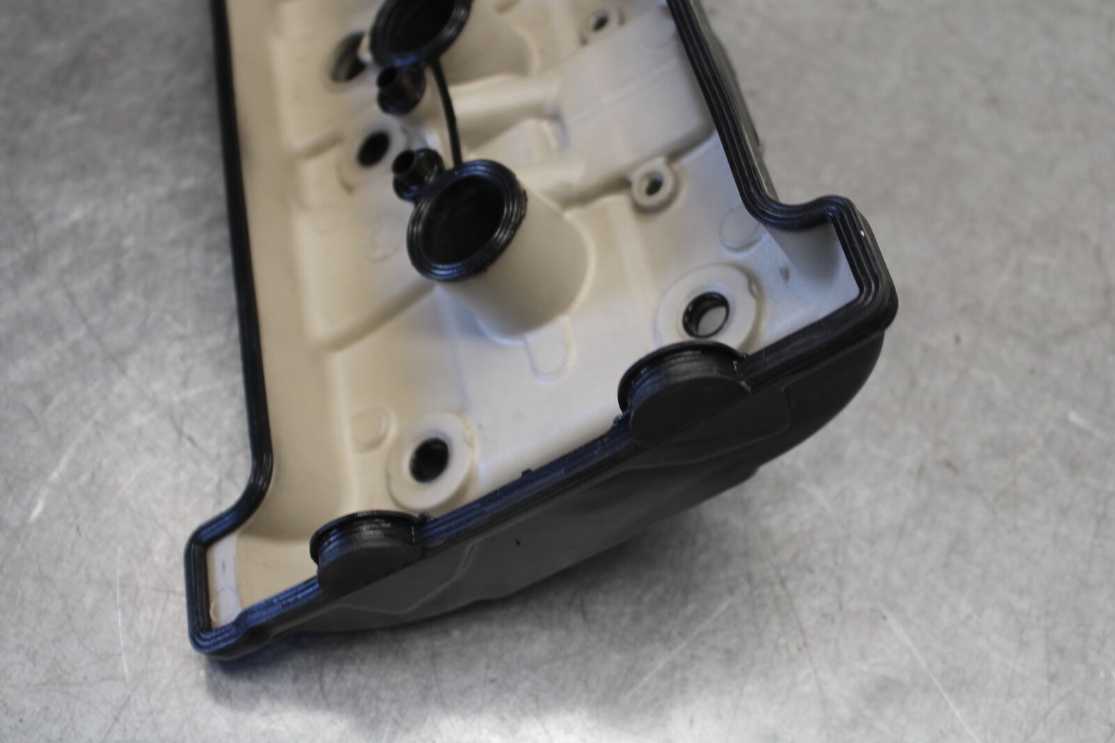 08-09 YAMAHA YZF R6S VALVE COVER  BB690
