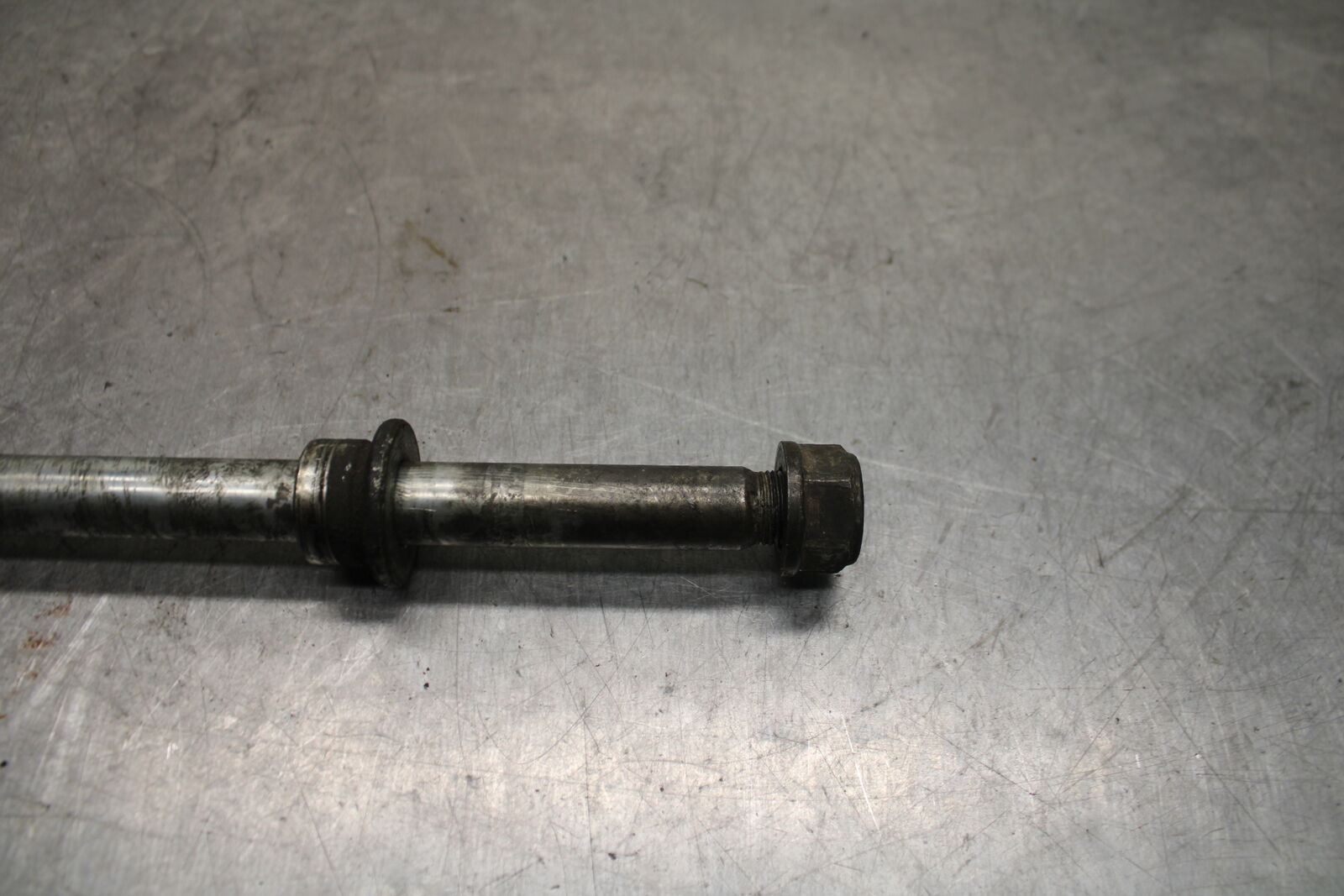 1998 Honda Valkyrie 1500 GL1500C REAR AXLE BACK WHEEL RIM PIVOT BOLT AXEL BB116