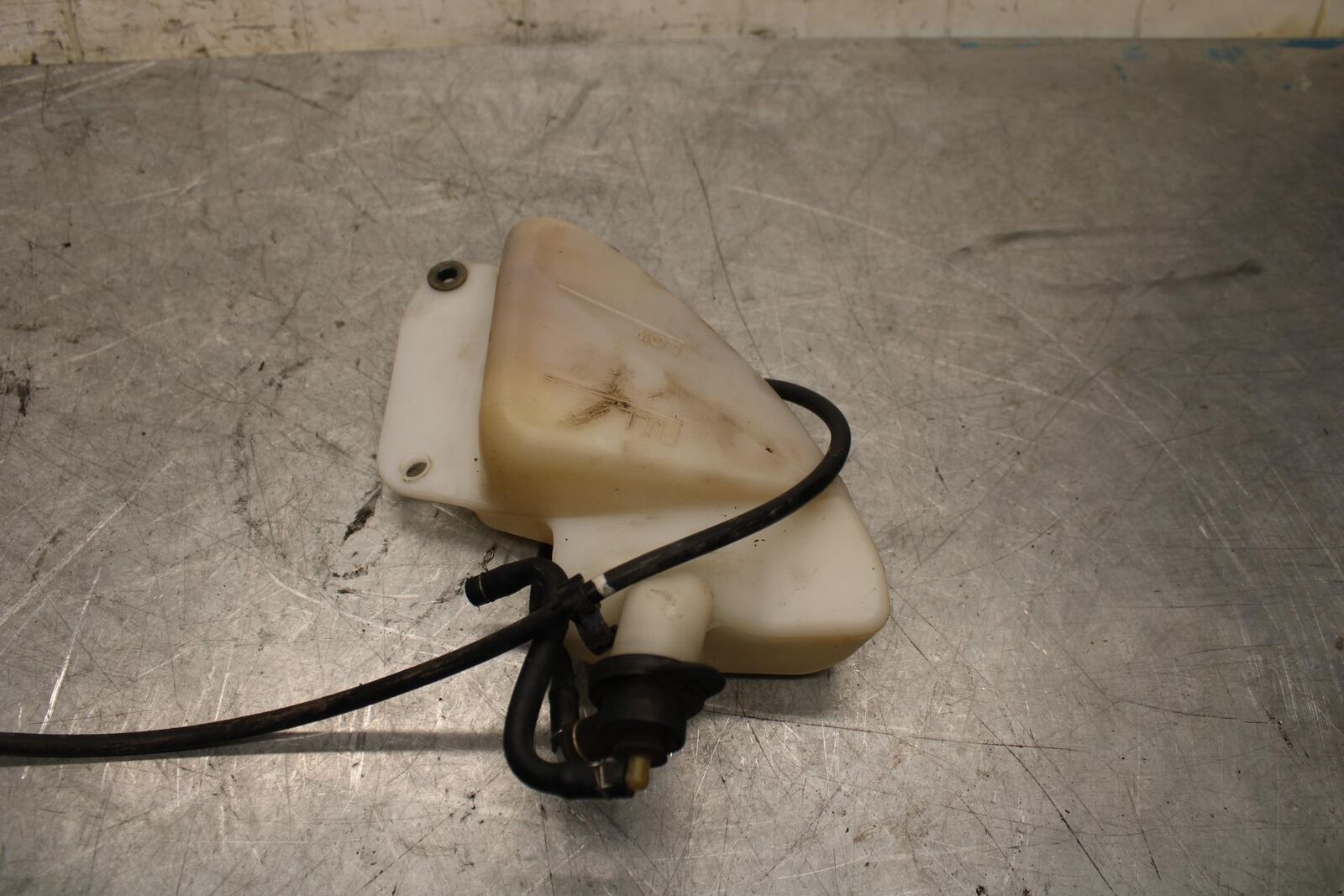 2007 Yamaha YZF R6 COOLANT WATER TANK RESERVOIR BOTTLE 2C0-21871-00-00 BB525