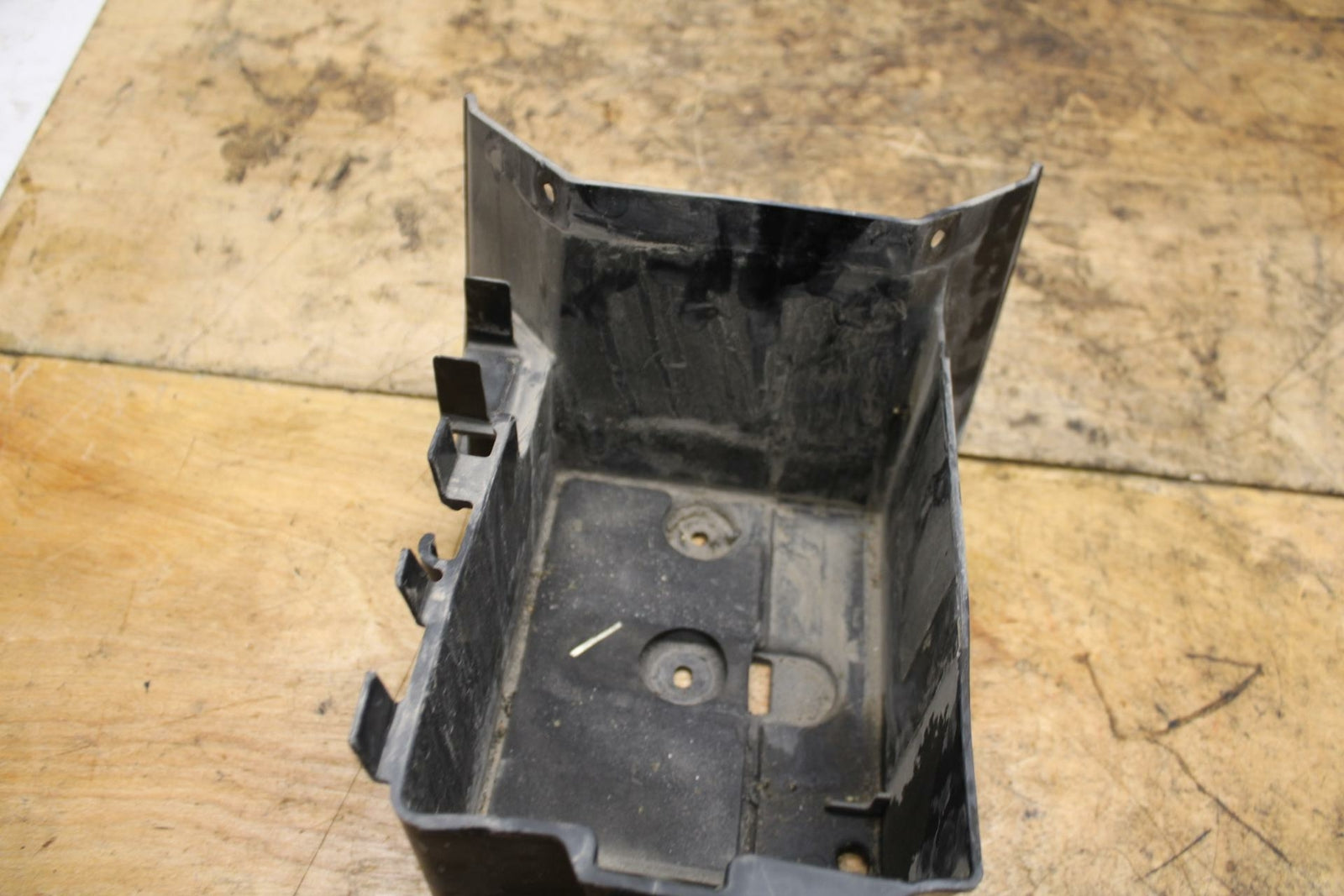 05-08 KAWASAKI VULCAN 1500 VN1500N CLASSIC BATTERY TRAY BOX HOLDER BB343