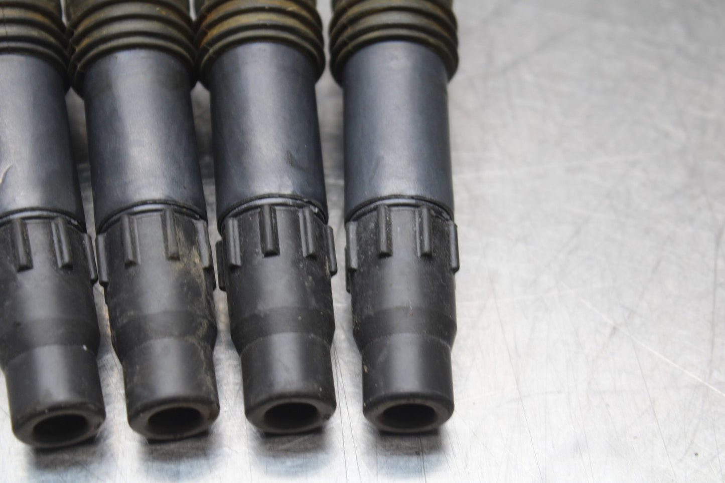 07 SUZUKI GSXR1000 IGNITION COILS COIL SPARK PLUG CAPS 33410-35F10 BB770