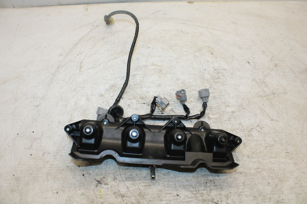 08 YAMAHA YZF R6 2c0 SECONDARY FUEL INJECTORS TOP AIRBOX GAS RAIL BB365