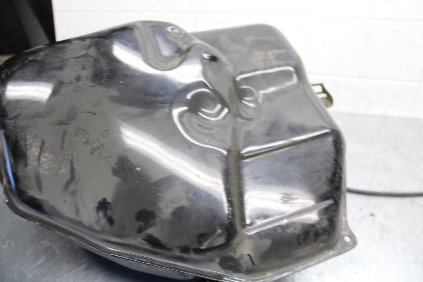 89-90 YAMAHA FZR600 GAS TANK FUEL CELL PETROL RESERVOIR 3HE-24110-10-00 BB76