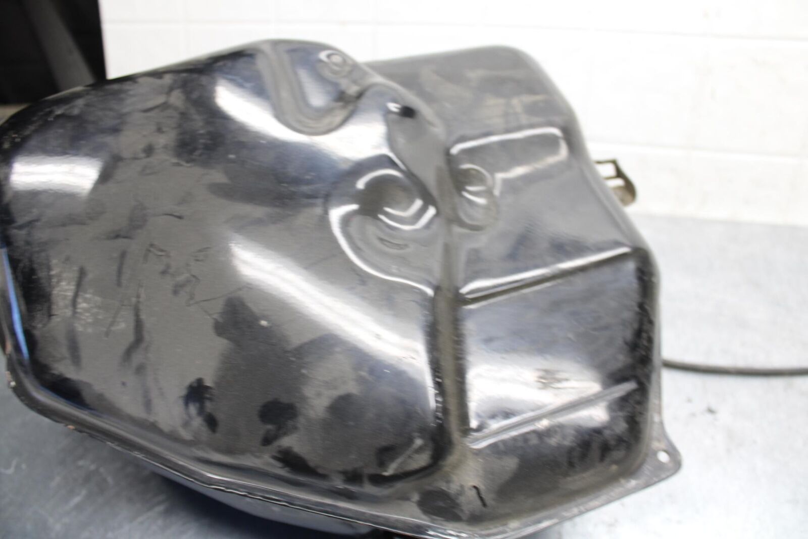 89-90 YAMAHA FZR600 GAS TANK FUEL CELL PETROL RESERVOIR 3HE-24110-10-00 BB76