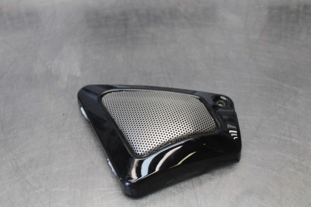09-17 HARLEY-DAVIDSON V-ROD RIGHT FRAME COVER COWL BB886