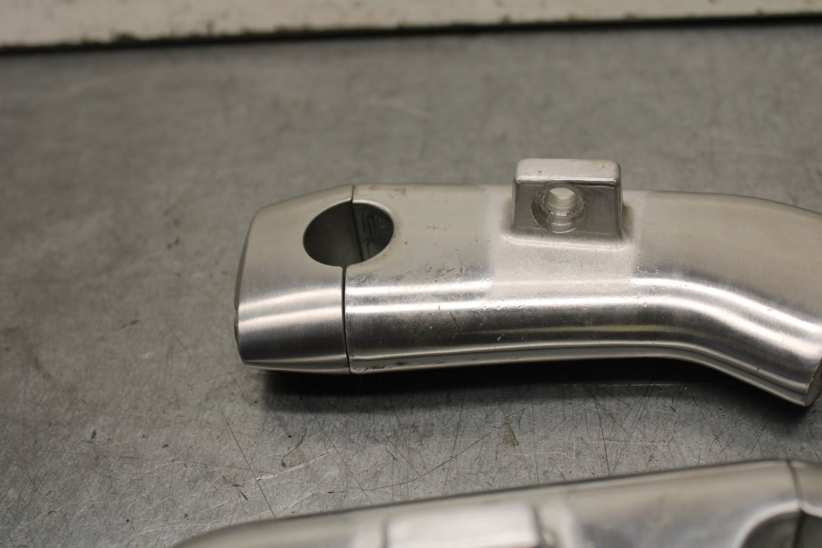 05-06 SUZUKI BOULEVARD M50 HANDLEBAR RISERS BB671
