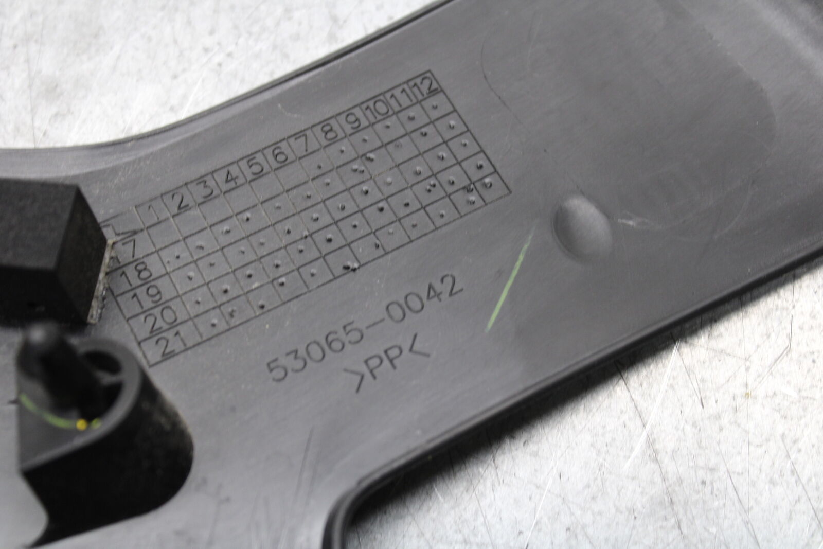 18-23 KAWASAKI NINJA 400 RIGHT LEFT FRONT SIDE SEAT PANELS TRIMS FAIRINGS BB660