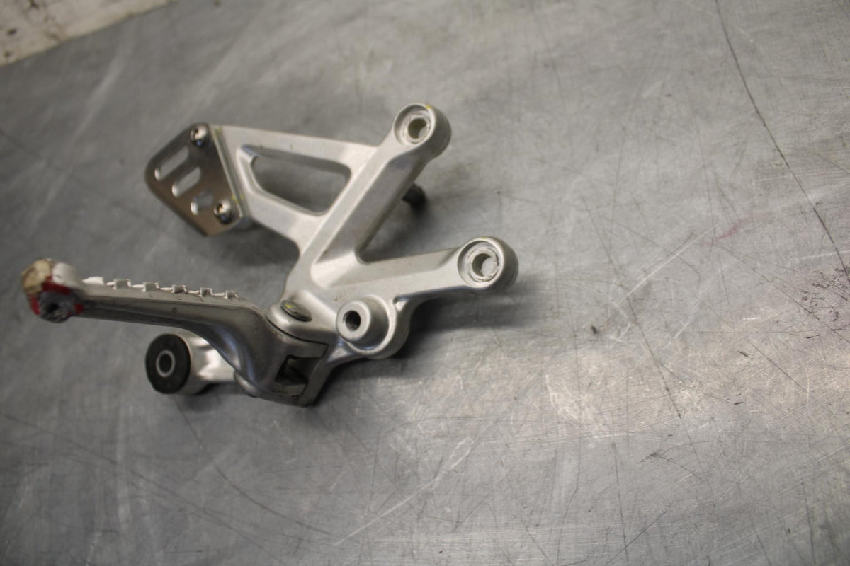 2010 Aprilia RSV1000R RIGHT REARSET REAR SET DRIVER FOOT PEG REST STOP BB513