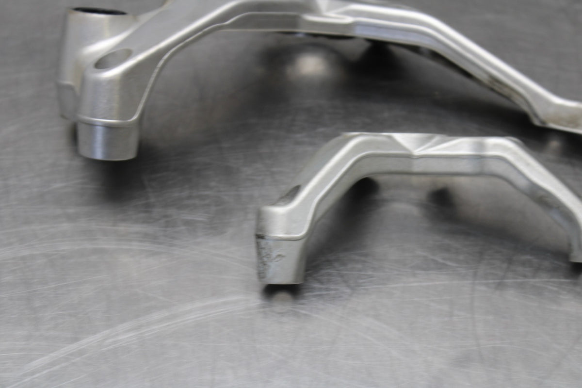 16 DUCATI 959 PANIGALE ENGINE/ FRAME MOUNT MOTOR BRACKET SET BB912