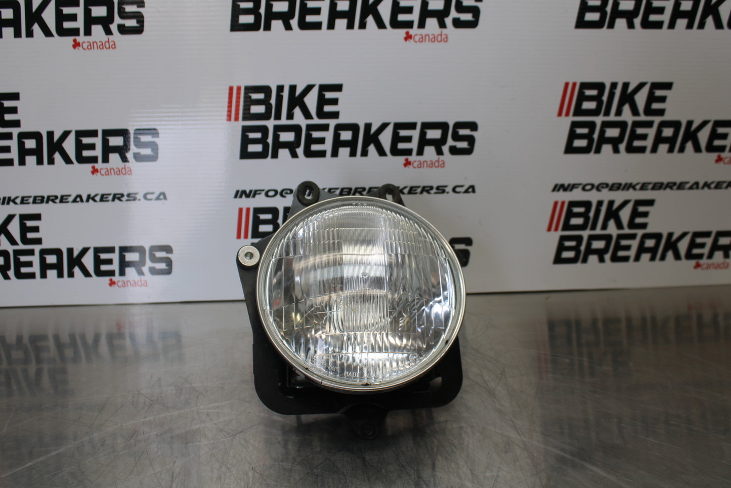 09 YAMAHA ROYAL STAR XVZ1300TF VENTURE SINGLE HEADLIGHT HEAD LAMP LIGHT BB151