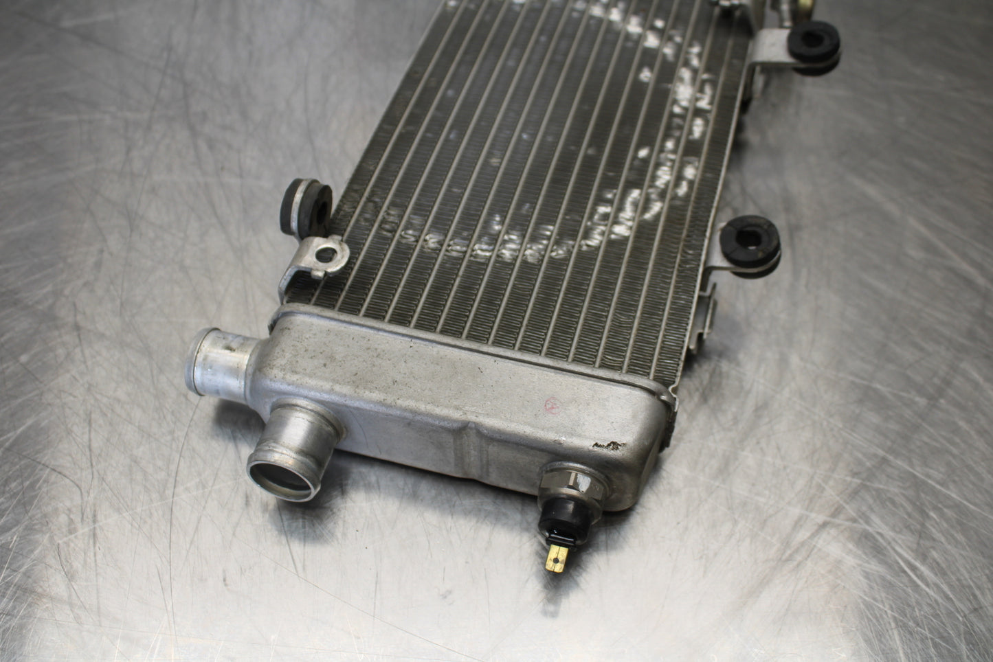 98-05 HONDA SUPER HAWK 1000 VTR1000F RIGHT ENGINE RADIATOR MOTOR COOLER BB152