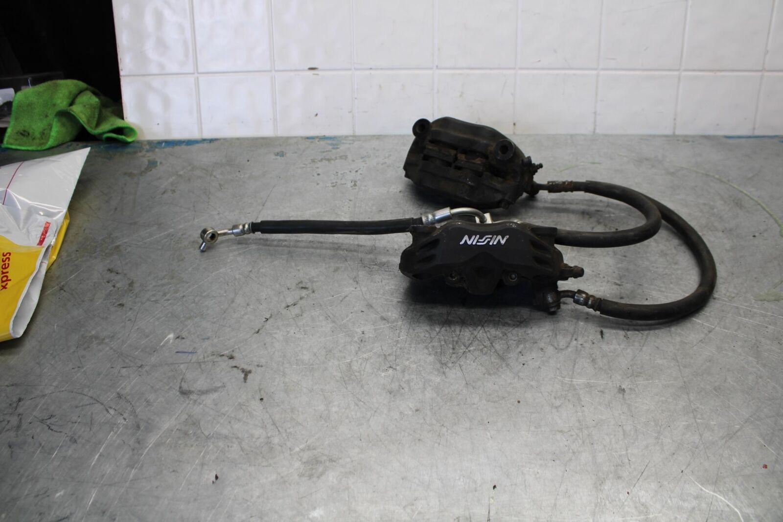 06-07 KAWASAKI NINJA ZX14R RIGHT LEFT FRONT BRAKE CALIPER SET PAIR CALIPERS bb43