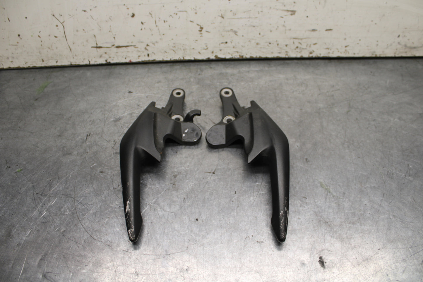 15-16 HONDA CB300F PASSENGER REAR SEAT GRAB BAR HANDLE SET BB740