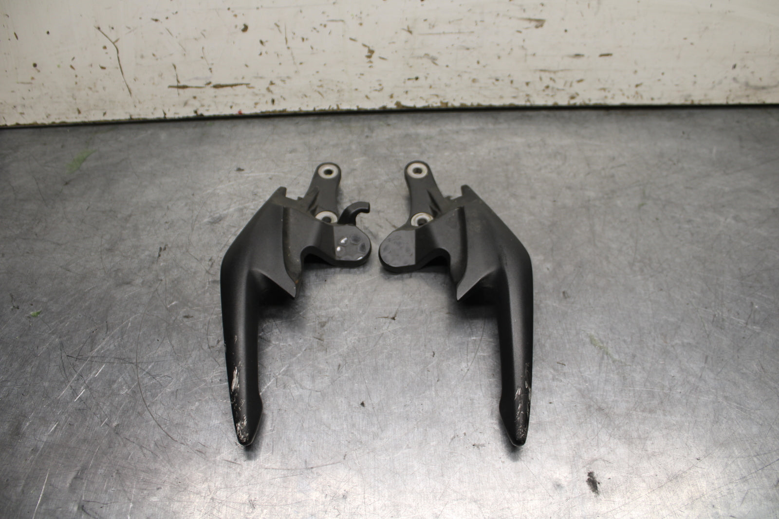 15-16 HONDA CB300F PASSENGER REAR SEAT GRAB BAR HANDLE SET BB740