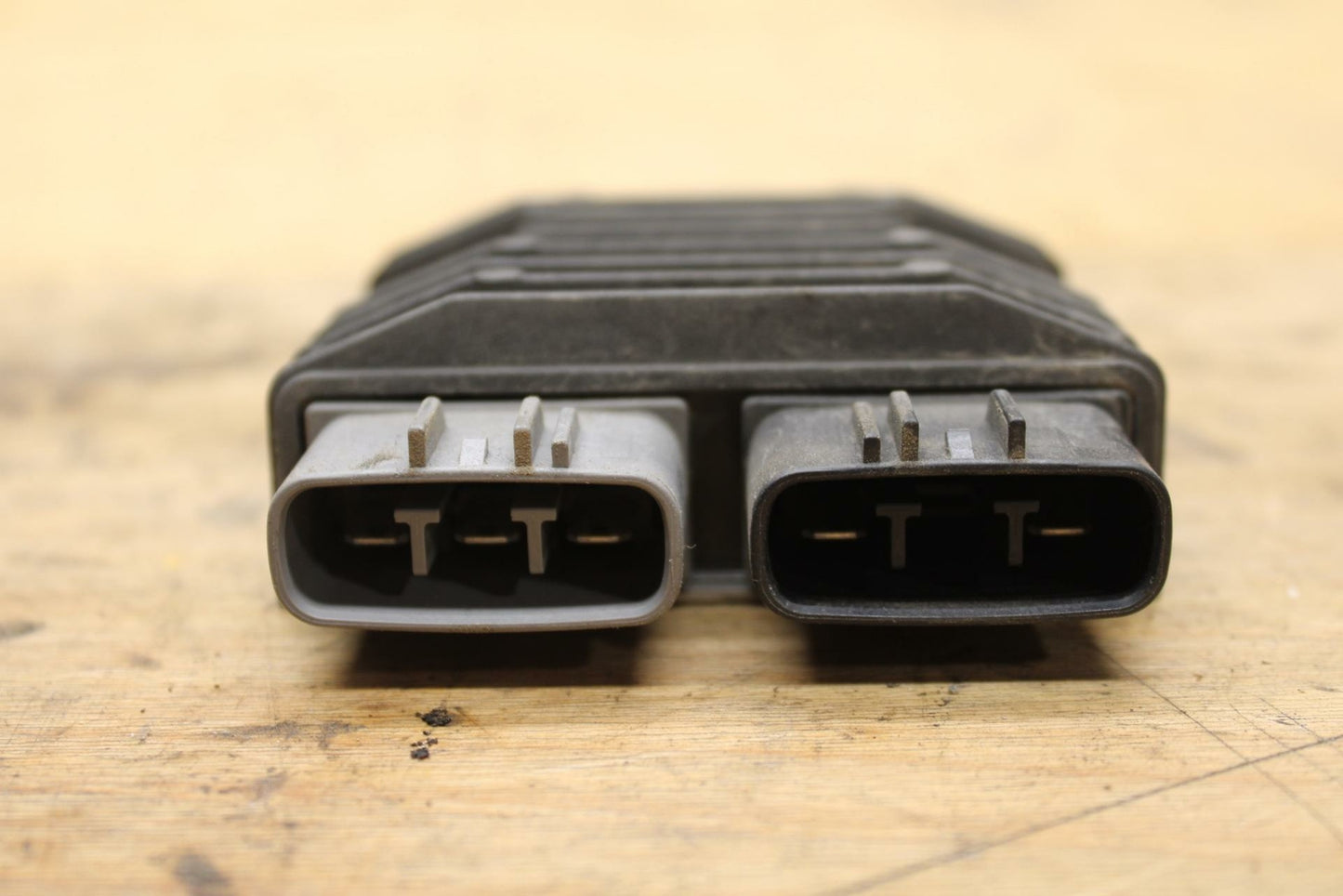 04-05 KAWASAKI NINJA ZX10R RECTIFIER VOLTAGE REGULATOR BB322