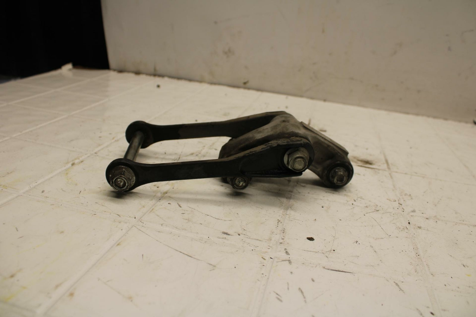 03-05 SUZUKI SV1000 REAR DOGBONE SHOCK LINKAGE LINK BB405
