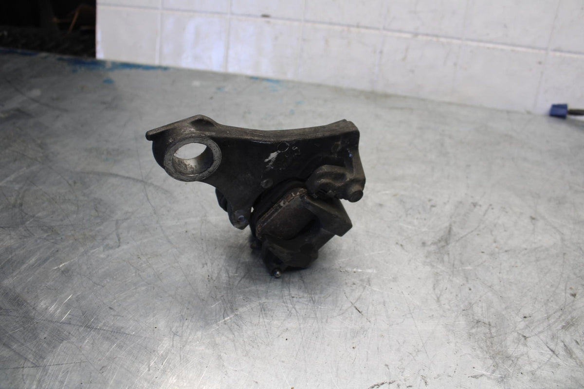 07-08 YAMAHA YZF R1 REAR BACK BRAKE CALIPER W MOUNT BRACKET BB425