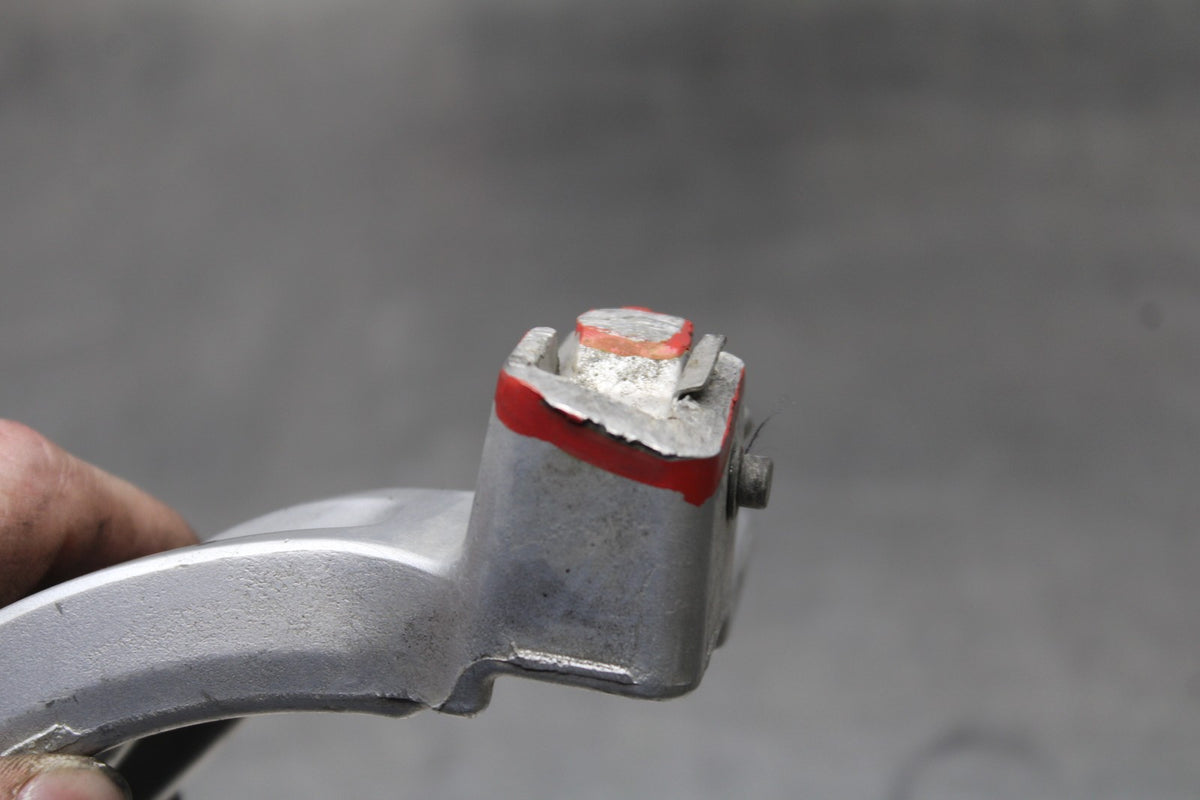 01-03 SUZUKI GSXR600 LEFT REAR BACK PASSENGER PEG BB841
