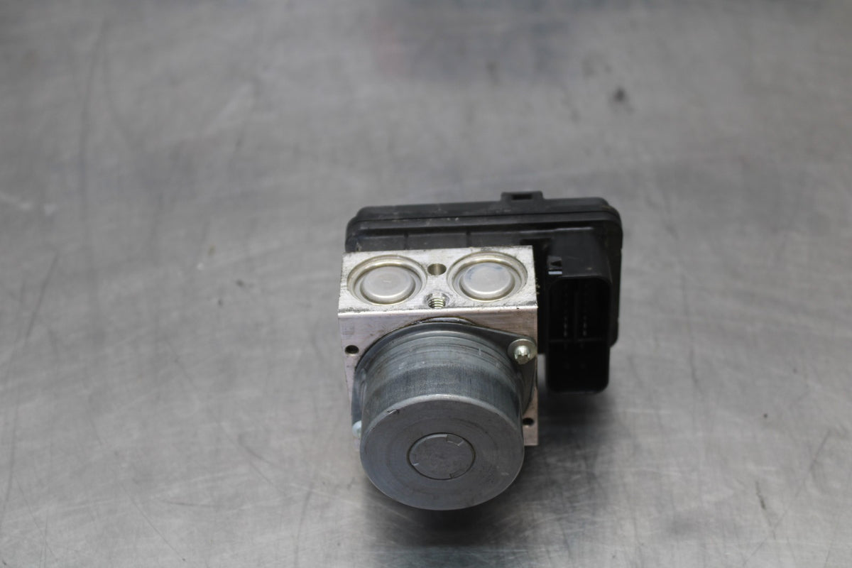 17 YAMAHA YZF R6 ABS PUMP UNIT MODULE BB922