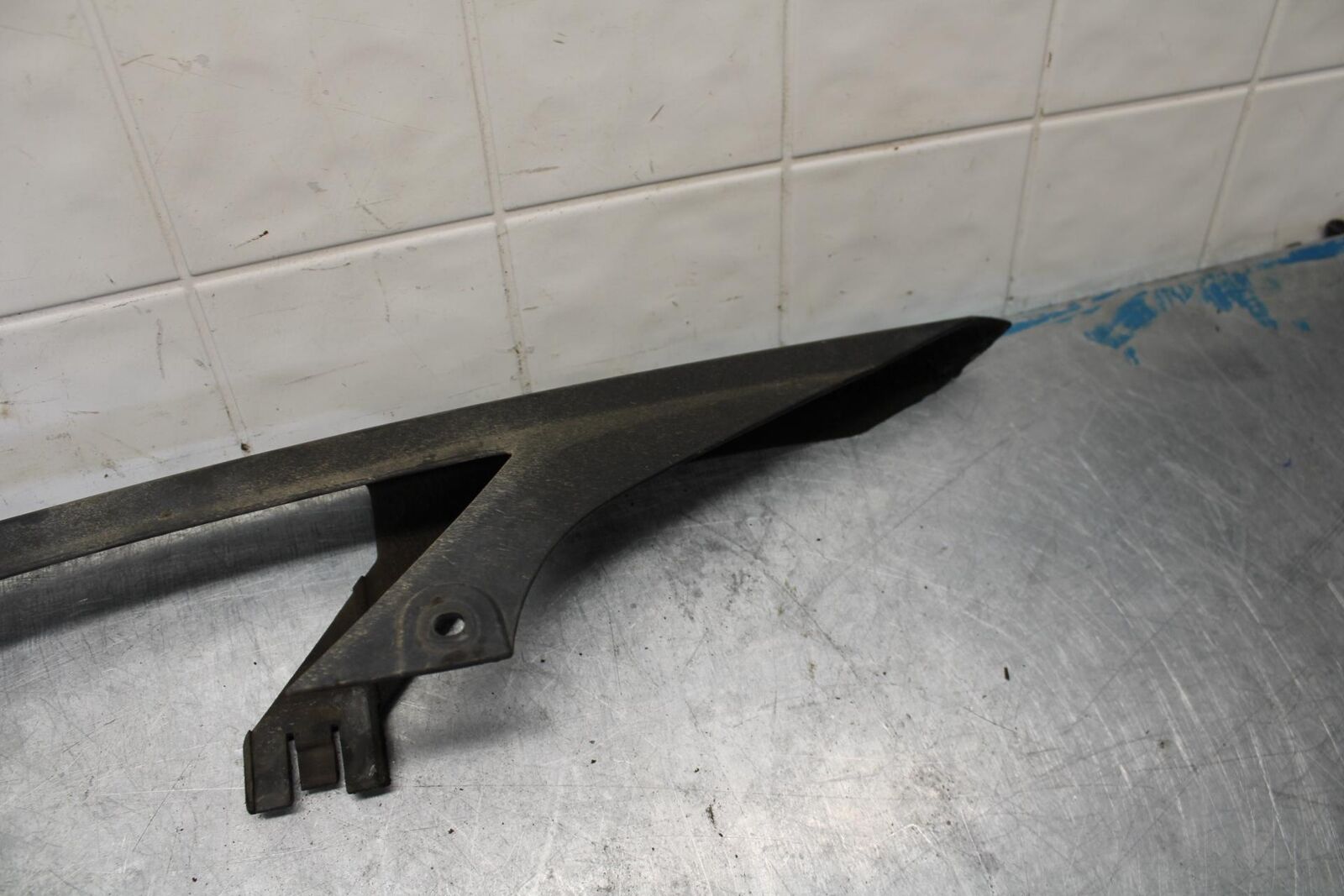 06-07 KAWASAKI NINJA ZX14R REAR BACK DRIVE CHAIN GUARD COVER SHIELD BB433