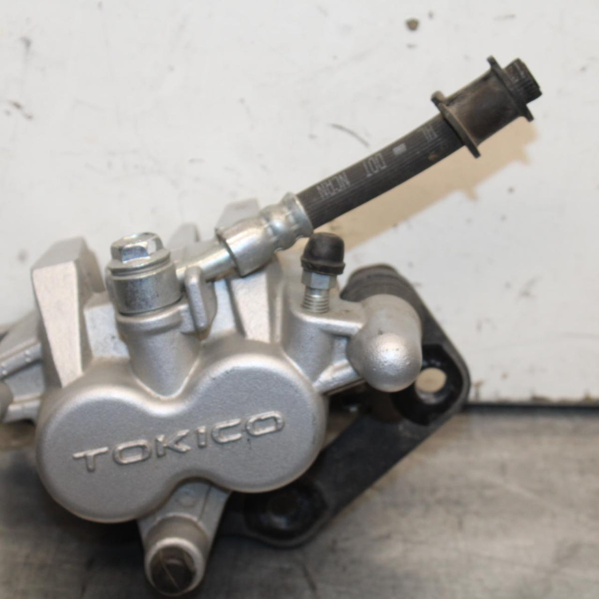 2013 Suzuki Boulevard C50T FRONT BRAKE CALIPER BB625
