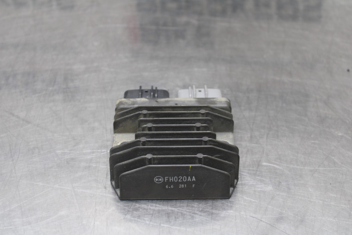 16 YAMAHA XSR900 RECTIFIER VOLTAGE REGULATOR BB786