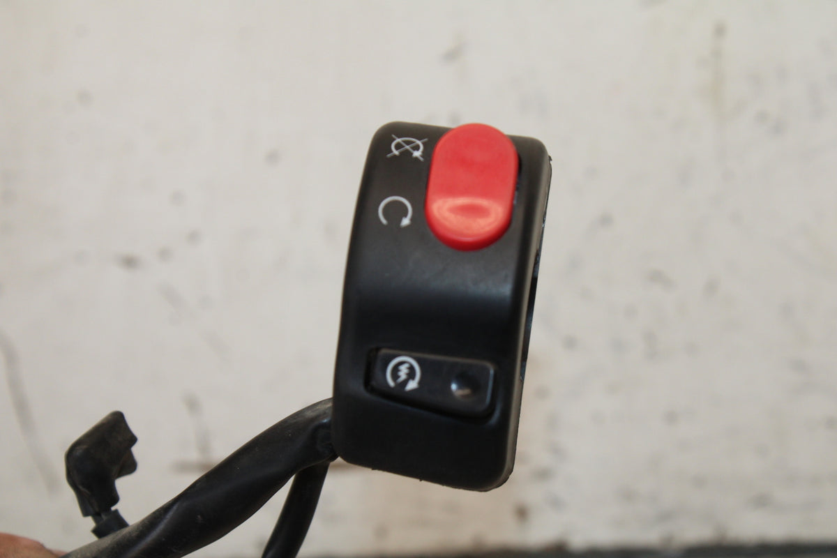 07-08 TRIUMPH DAYTONA 675 RIGHT CLIP ON HANDLE KILL OFF START SWITCHES BB685