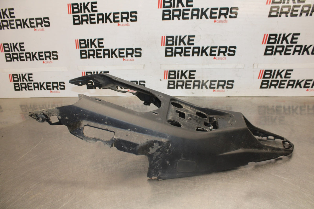 19-24 YAMAHA R3 REAR BACK TAIL UNDERTAIL FAIRING COWL FENDER BB942