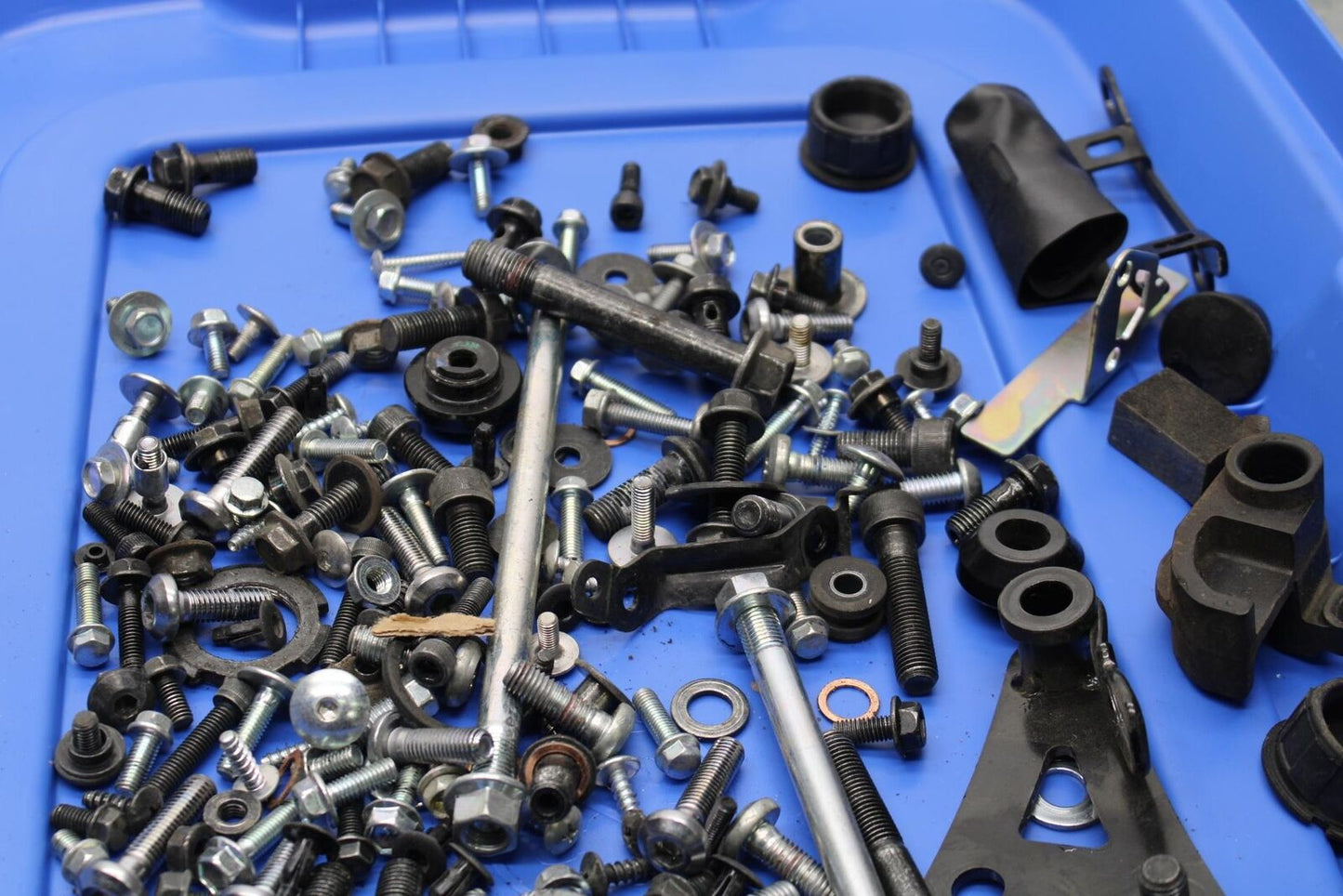 19-21 YAMAHA YZF R3 MISCELLANEOUS BOLTS SCREWS HARDWARE BB588
