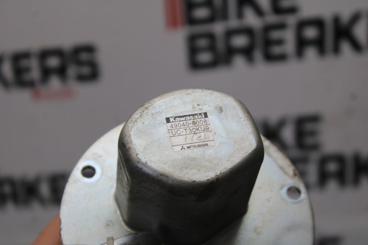 08 KAWASAKI VULCAN 1600 VN1600D NOMAD FUEL GAS PUMP BB904
