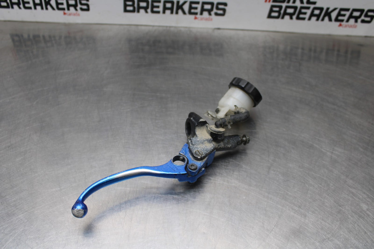01-03 SUZUKI GSXR600 FRONT BRAKE MASTER CYLINDER w/ LEVER BB841