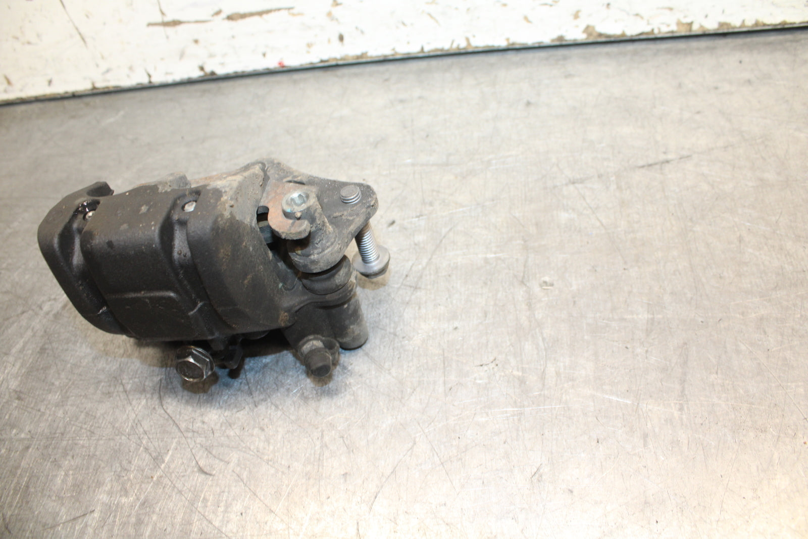 24 KAWASAKI NINJA 500 ABS RIGHT FRONT BRAKE CALIPER BB744