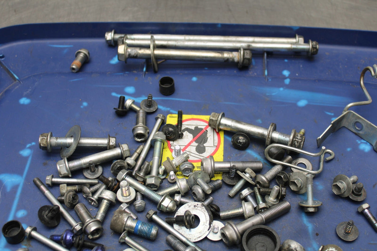 07 SUZUKI GSXR1000 ENGINE MOUNTING BOLTS HARDWARE MOTOR SCREWS BB770