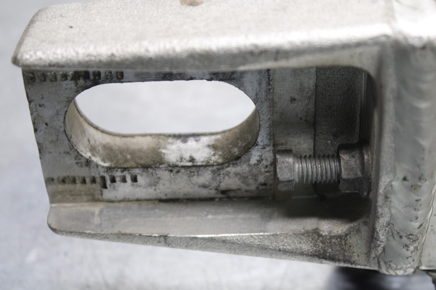 1999 Suzuki GSXR600 REAR SWINGARM BACK SUSPENSION SWING ARM BB580