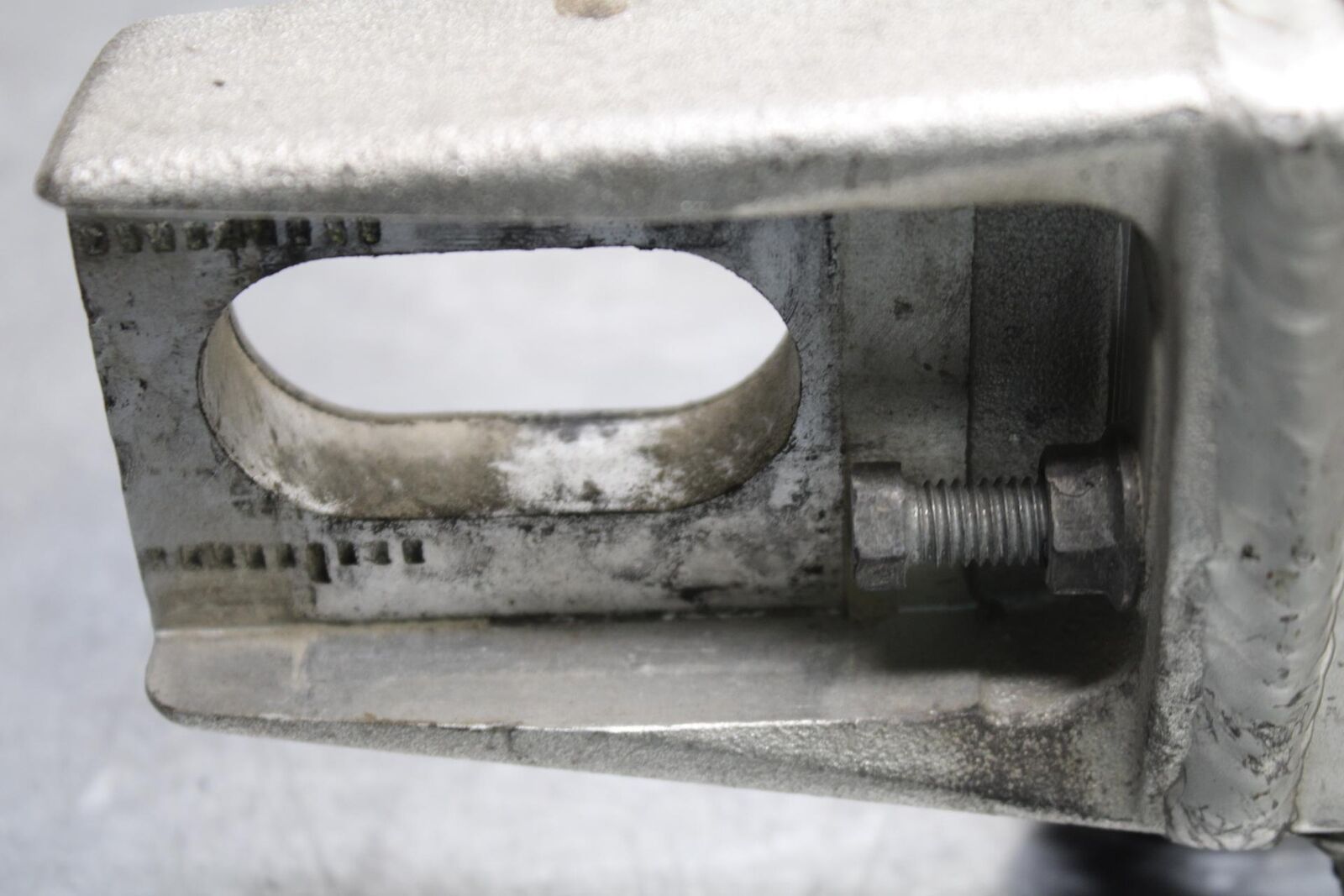 1999 Suzuki GSXR600 REAR SWINGARM BACK SUSPENSION SWING ARM BB580