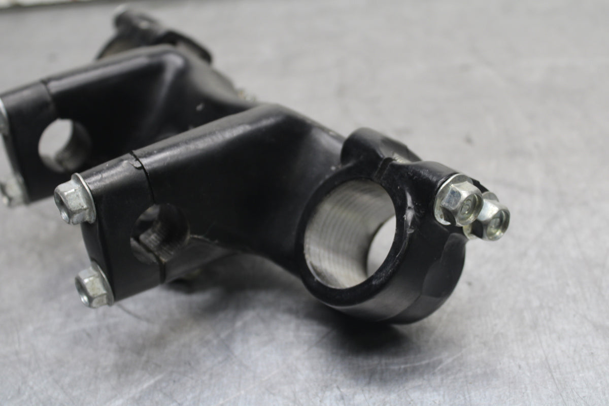 82-83 YAMAHA IT175 FORKS UPPER TRIPLE TREE CLAMP BB108