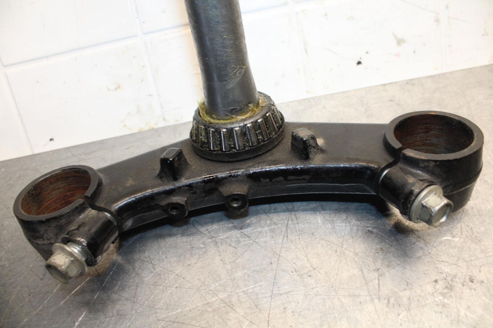 89-90 YAMAHA FZR600 FORKS CLAMP LOWER TRIPLE TREE STEM 1WG-23340-01-00 BB76