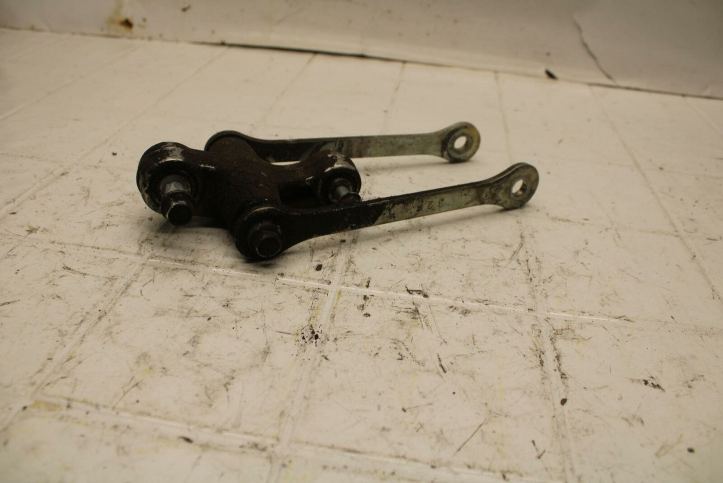 06-07 SUZUKI BANDIT 1200S ABS REAR DOGBONE SHOCK LINKAGE LINK BB21